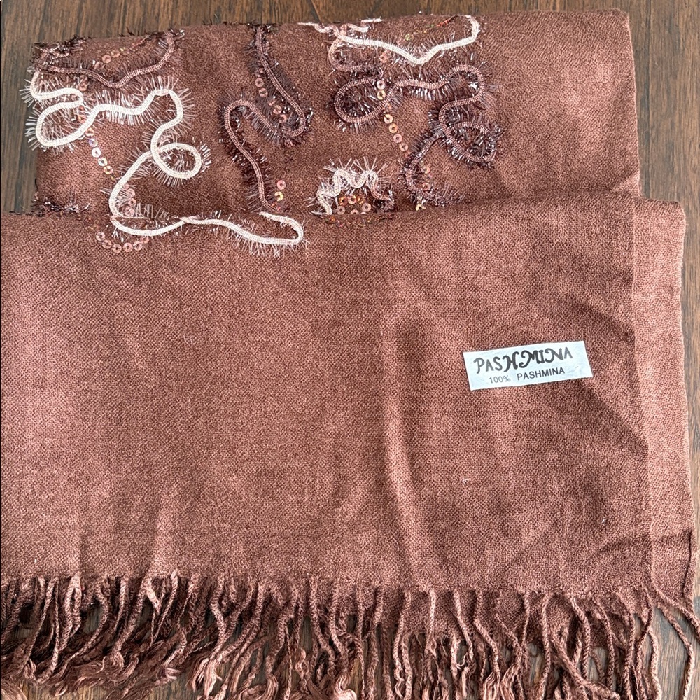 100 % cashmere pashmina Embroidered Shawl/Scarf with Sequins. - Picture 11 of 11